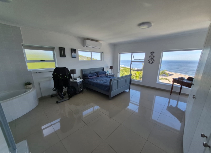 5 Bedroom Property for Sale in Dana Bay Western Cape